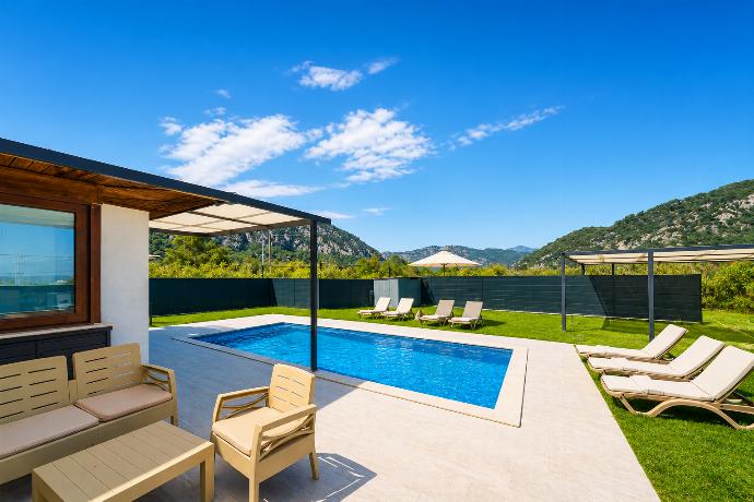  . - Villa Larisa . (Photo Gallery) }}