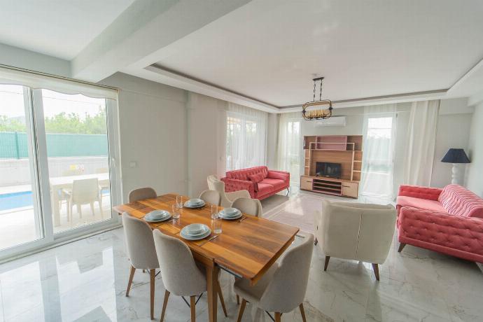  . - Villa Horizon . (Photo Gallery) }}