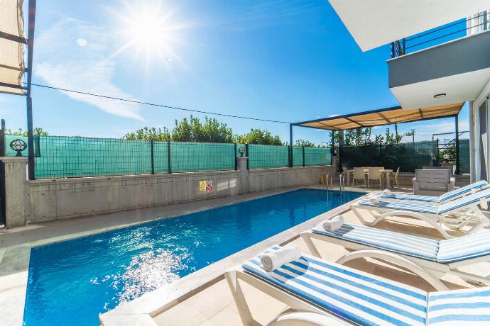  . - Villa Horizon . (Photo Gallery) }}