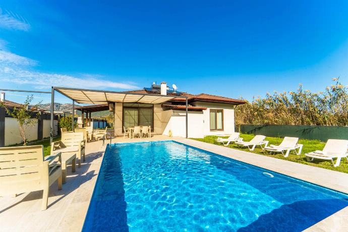  . - Villa Zara . (Photo Gallery) }}