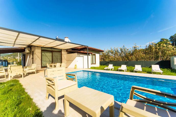  . - Villa Zara . (Photo Gallery) }}