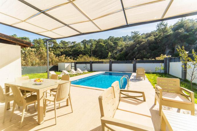  . - Villa Zara . (Photo Gallery) }}