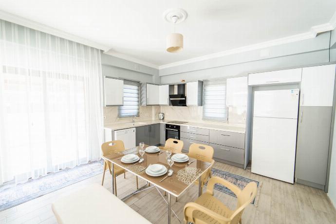  . - Villa Zara . (Photo Gallery) }}