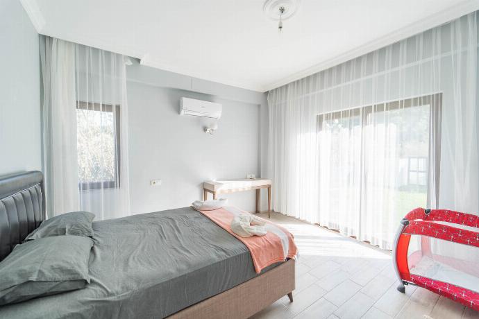  . - Villa Zara . (Photo Gallery) }}