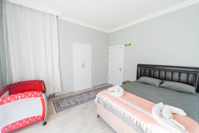  . - Villa Zara . (Photo Gallery) }}