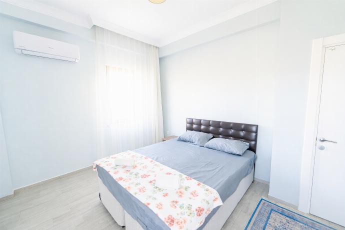  . - Villa Zara . (Photo Gallery) }}