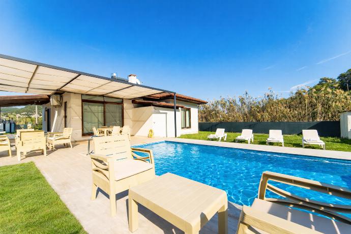  . - Villa Zara . (Photo Gallery) }}