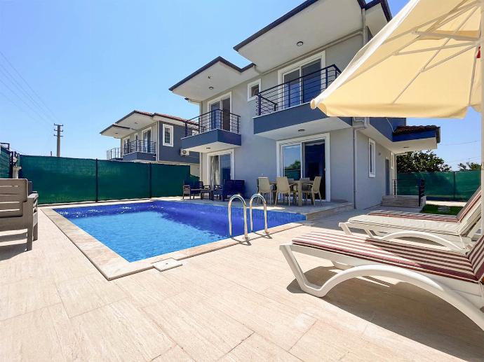  . - Villa Maya . (Photo Gallery) }}