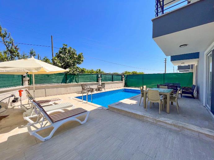  . - Villa Maya . (Photo Gallery) }}