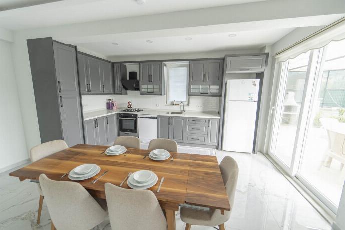  . - Villa Maya . (Photo Gallery) }}