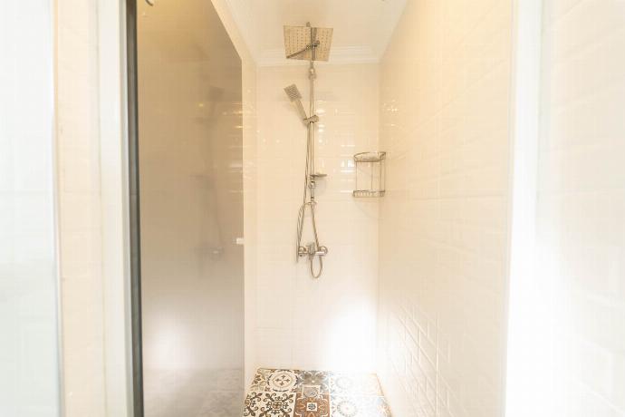  . - Villa Everest . (Photo Gallery) }}