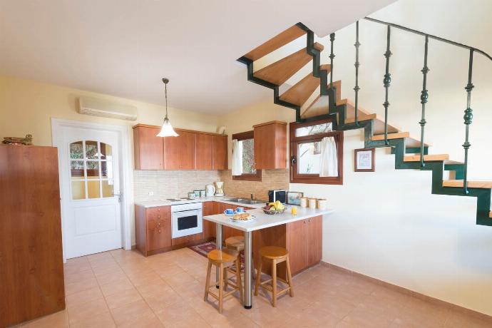  . - Villa Aphrodite . (Photo Gallery) }}