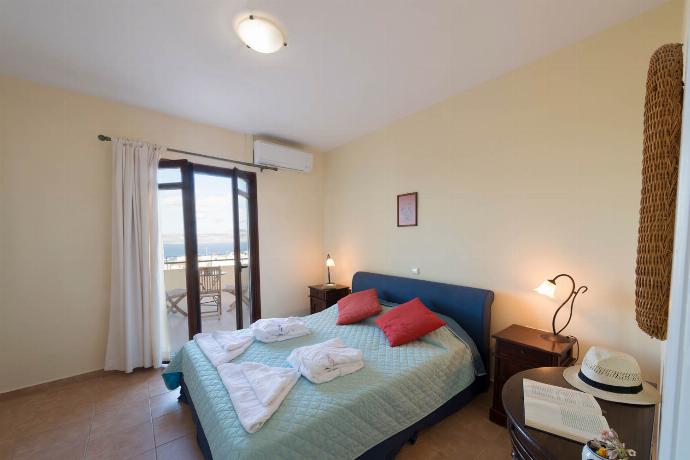  . - Villa Aphrodite . (Photo Gallery) }}