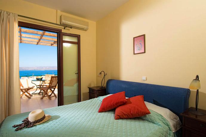  . - Villa Aphrodite . (Photo Gallery) }}