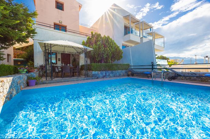 Beautiful villa with private pool and terrace with sea views . - Villa Ikaros . (Photo Gallery) }}