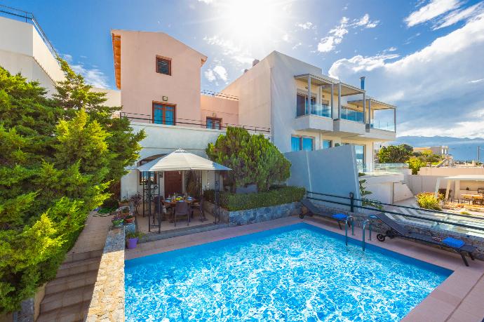 Beautiful villa with private pool and terrace with sea views . - Villa Ikaros . (Photo Gallery) }}