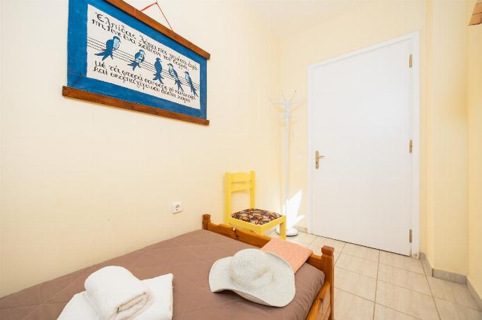  . - Villa Ikaros . (Photo Gallery) }}