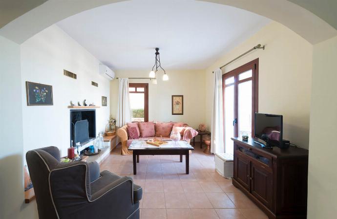  . - Odysseus Villa . (Photo Gallery) }}