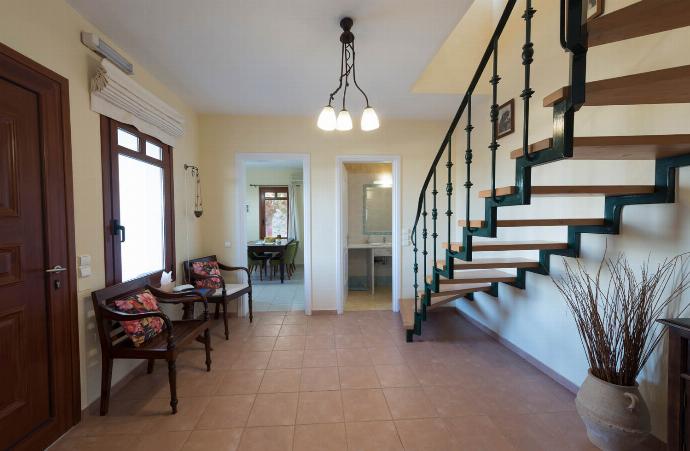  . - Odysseus Villa . (Photo Gallery) }}