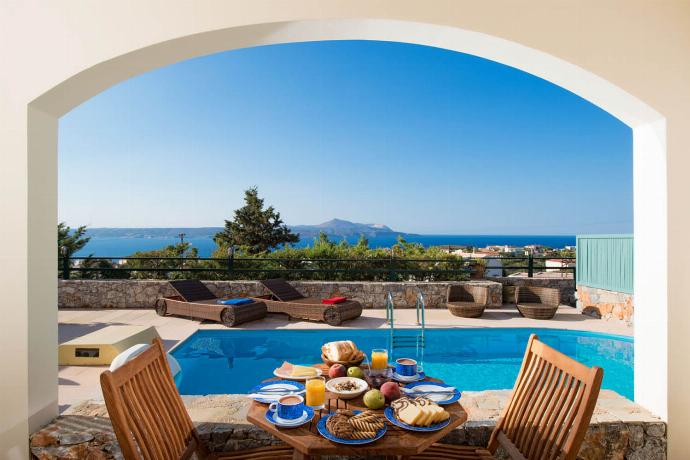  . - Odysseus Villa . (Photo Gallery) }}