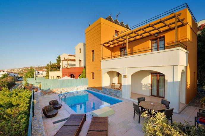  . - Odysseus Villa . (Photo Gallery) }}
