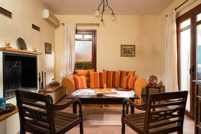  . - Odysseus Villa . (Photo Gallery) }}