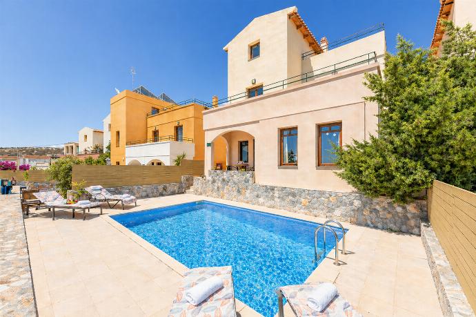 Ariadne Villa