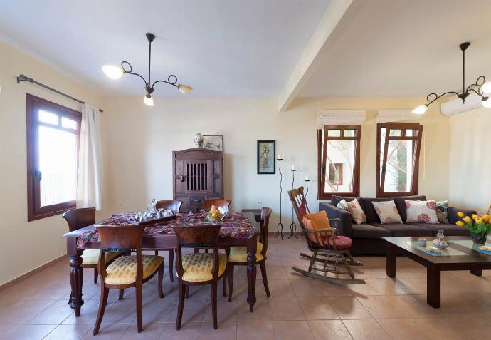  . - Villa Persephone . (Photo Gallery) }}