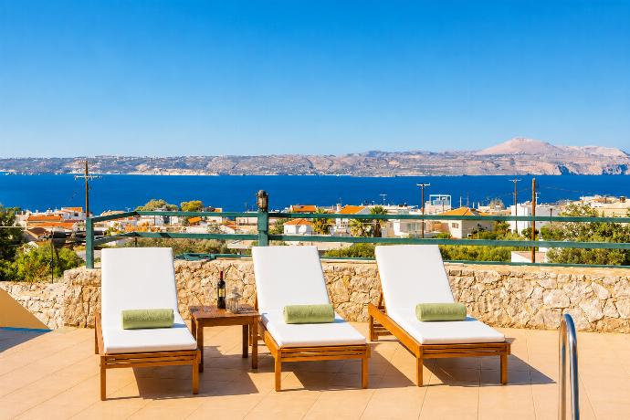 Private pool and terrace with sea views . - Villa Persephone Thalassa . (Γκαλερί Φωτογραφιών) }}