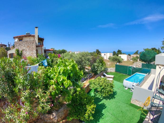  . - Villa Iris . (Photo Gallery) }}