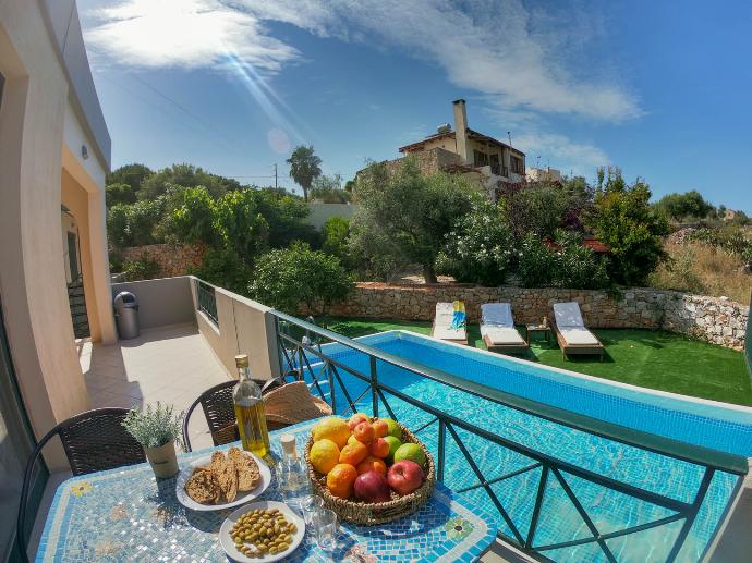  . - Villa Iris . (Photo Gallery) }}