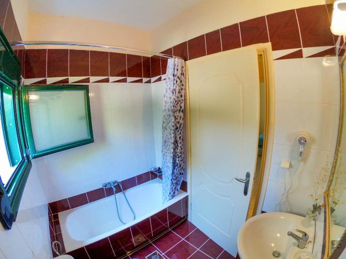  . - Villa Iris . (Photo Gallery) }}
