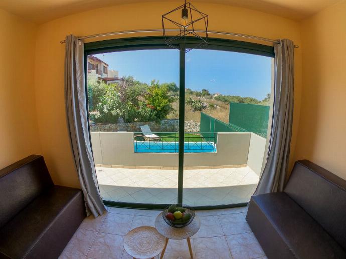  . - Villa Iris . (Photo Gallery) }}
