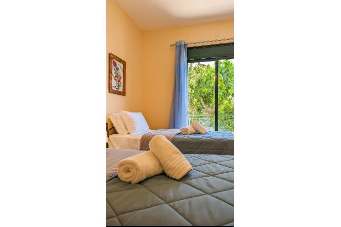  . - Villa Iris . (Photo Gallery) }}