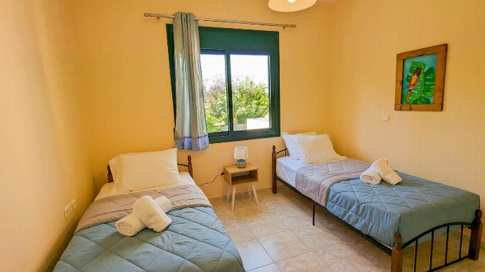  . - Villa Iris . (Photo Gallery) }}