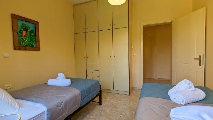  . - Villa Iris . (Photo Gallery) }}