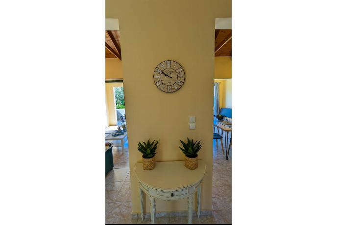  . - Villa Iris . (Photo Gallery) }}