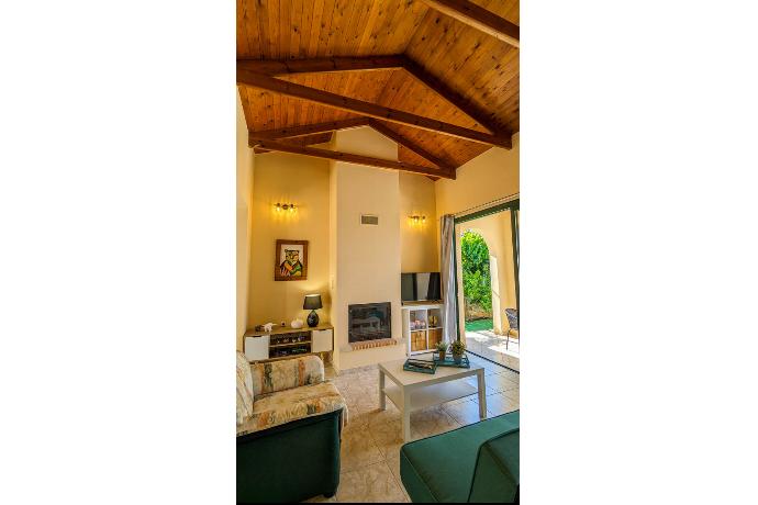  . - Villa Iris . (Photo Gallery) }}