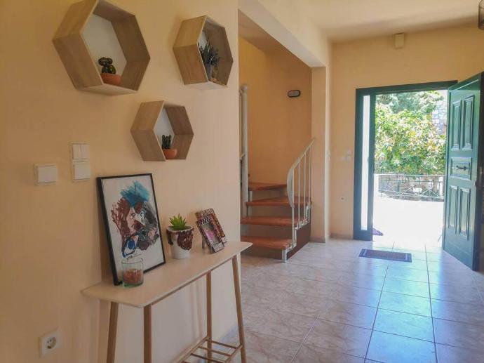  . - Villa Yvonne . (Photo Gallery) }}