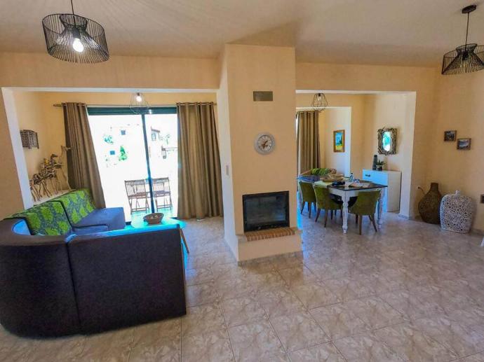  . - Villa Yvonne . (Photo Gallery) }}