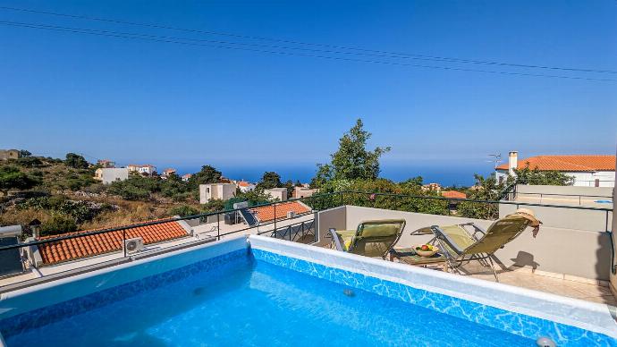  . - Villa Yvonne . (Photo Gallery) }}
