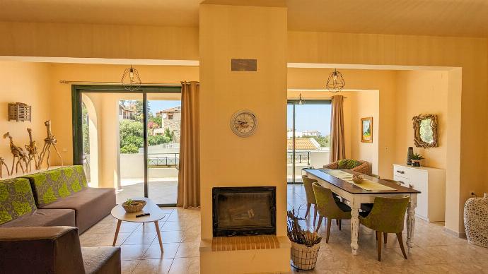  . - Villa Yvonne . (Photo Gallery) }}