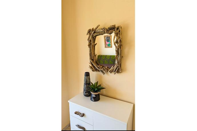  . - Villa Yvonne . (Photo Gallery) }}