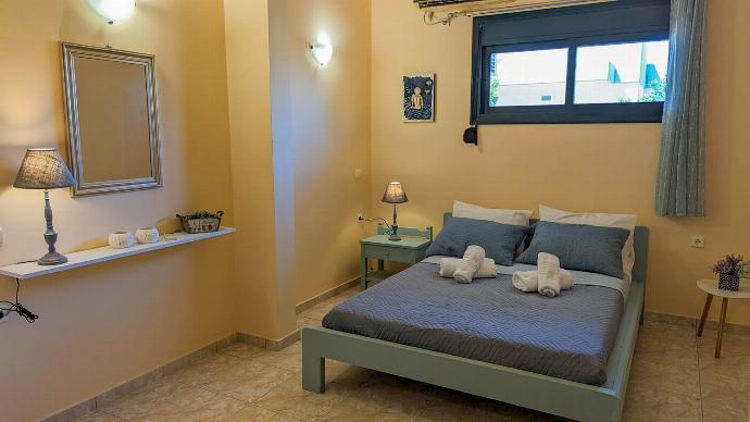  . - Villa Yvonne . (Photo Gallery) }}