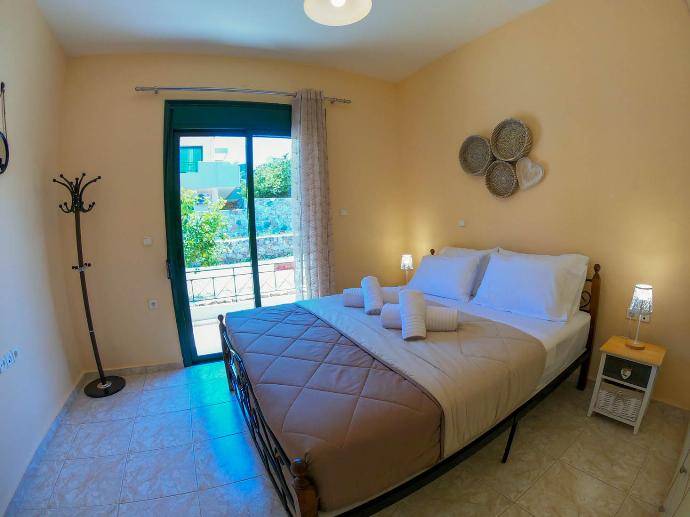  . - Villa Phoebe . (Photo Gallery) }}