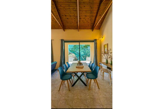  . - Villa Phoebe . (Photo Gallery) }}