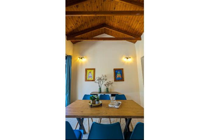  . - Villa Phoebe . (Photo Gallery) }}