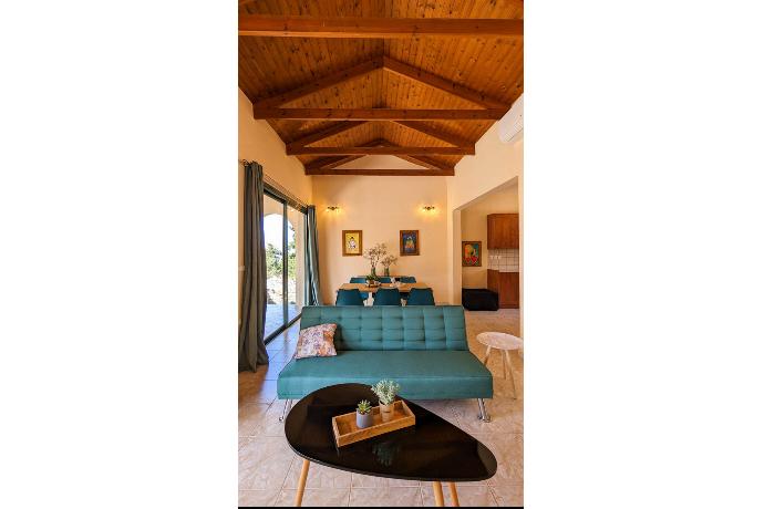 , . - Villa Phoebe . (Photo Gallery) }}