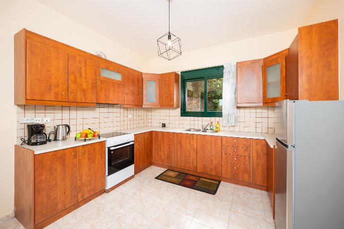 Equipped kitchen . - Villa Phoebe . (Photo Gallery) }}
