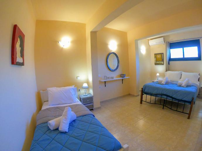  . - Villa Phedra . (Photo Gallery) }}